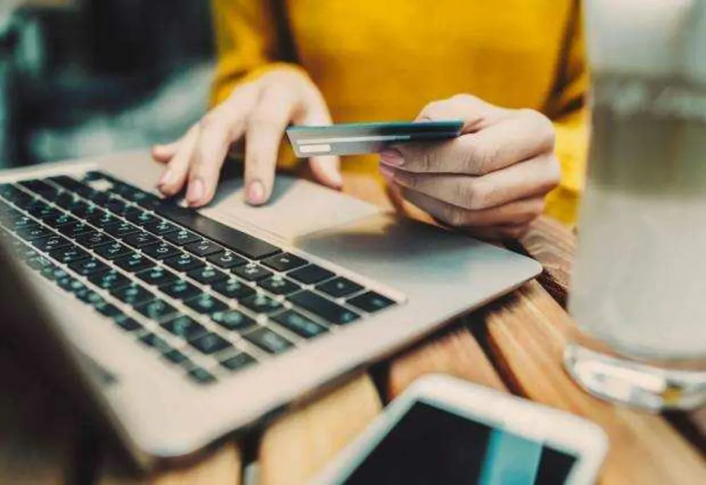 AVERTISMENT AL POLIȚIEI ROMÂNE: ESCROCHERII ONLINE CU INVESTITII FICTIVE
