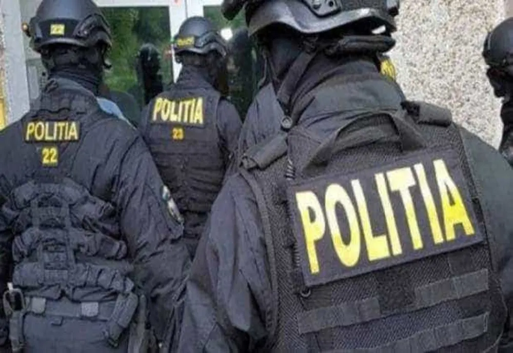 POLIȚIȘTII EFECTUEAZĂ 100 DE PERCHEZIȚII DOMICILIARE ÎN DOSARE PENALE