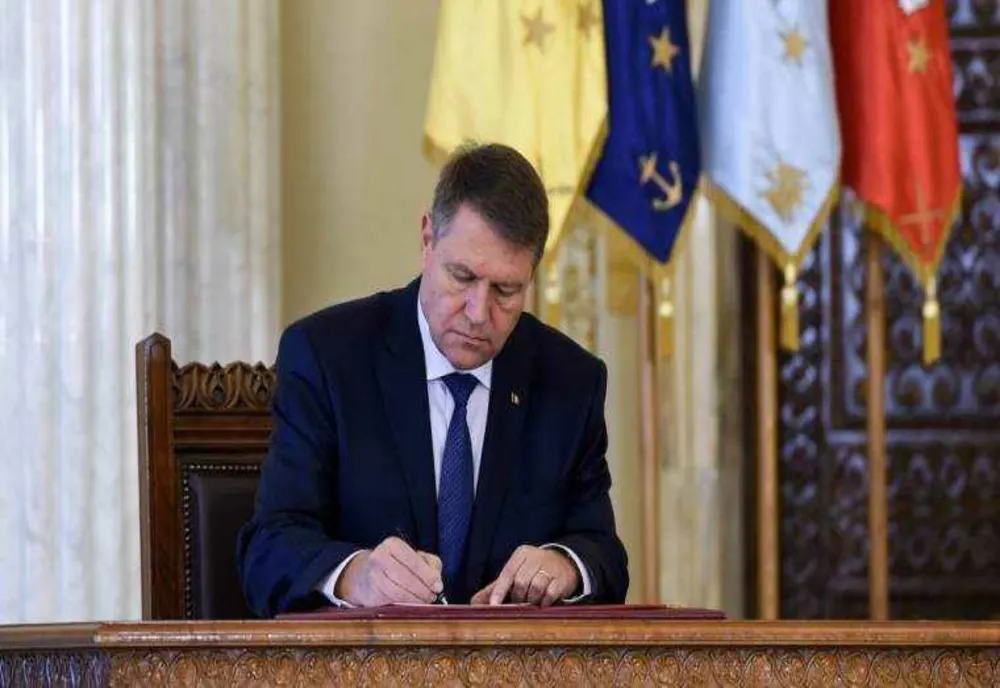 ABSOLVENȚII UNIVERSITĂȚILOR DIN STRĂINĂTATE, PERMISI SĂ PROFESIONEZE FĂRĂ RESTRICȚII ÎN ROMÂNIA