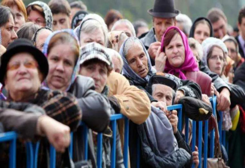ALINA, MAMA SINGURĂ DIN IAȘI CARE A TRANSFORMAT PELERINAJUL ÎNTR-O OPORTUNITATE DE RECICLARE