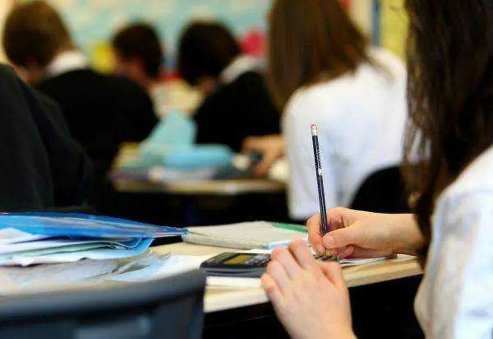 BURSE MAI MARI PENTRU STUDENȚI!