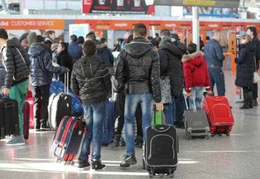 PROIECT DE LEGE PNL PENTRU CONECTAREA ROMÂNILOR DIN DIASPORA CU ŢARA: FACILITĂŢI ŞI INVESTIŢII DE 2 MILIARDE DE EURO
