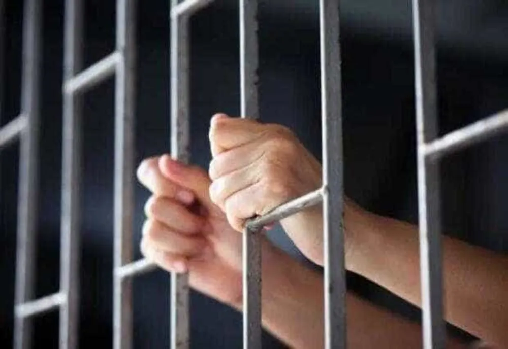 AGRESIUNE ȘI ARESTARE ÎN URMA UNUI INCIDENT DE VIOLENȚĂ ÎN FAMILIE