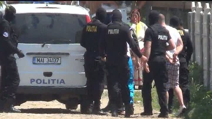 scandalul aplanat de politisti si jandarmi