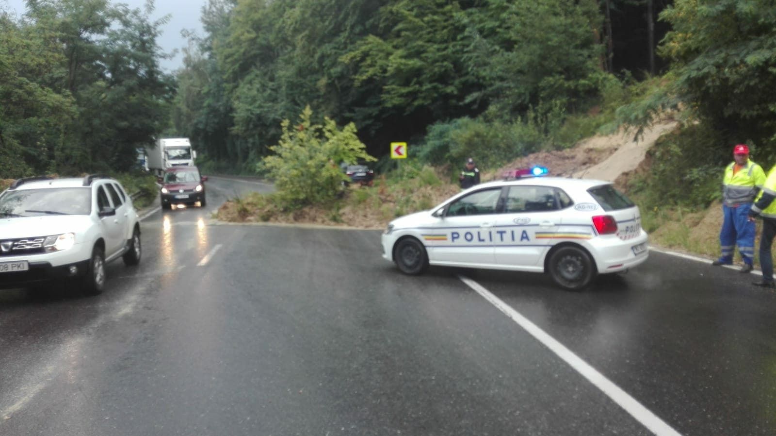 DN 7 blocat de un mal de pământ 4