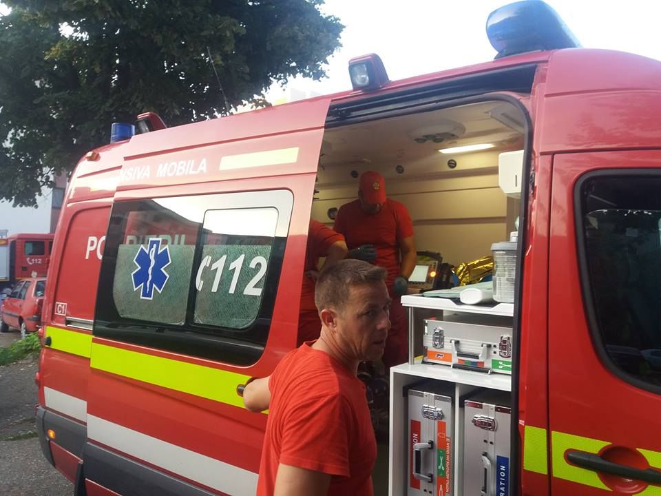 Instalator rănit după ce i-a explodat lampa cu benzină.3