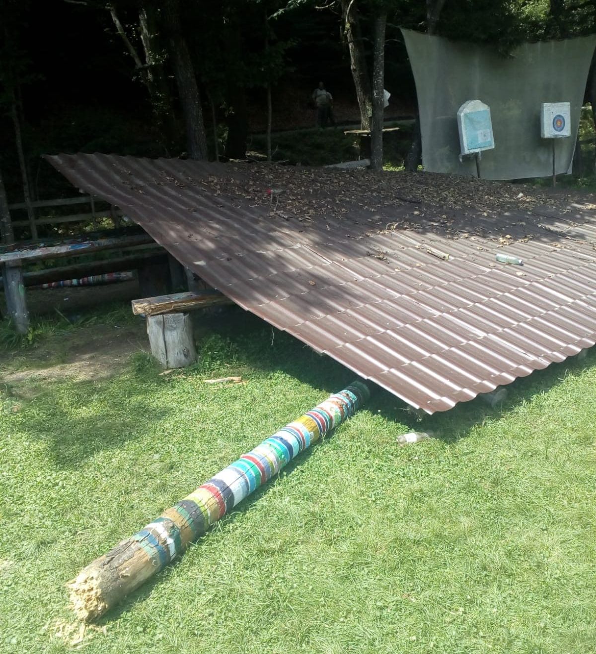 foişor prăbuşit peste copil