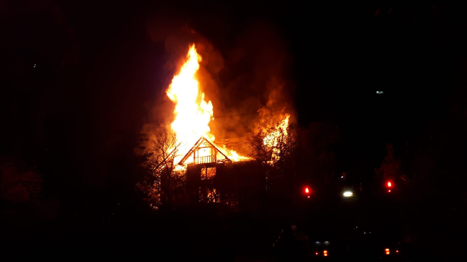 vila distrusa de foc la baiculesti 1