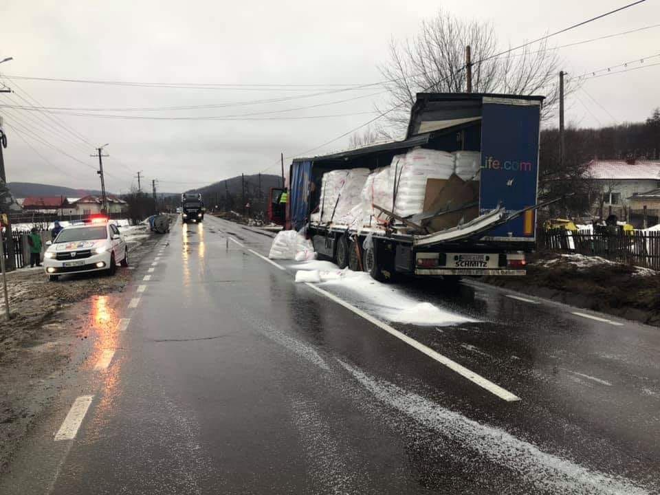 două TIR-uri Drăganu