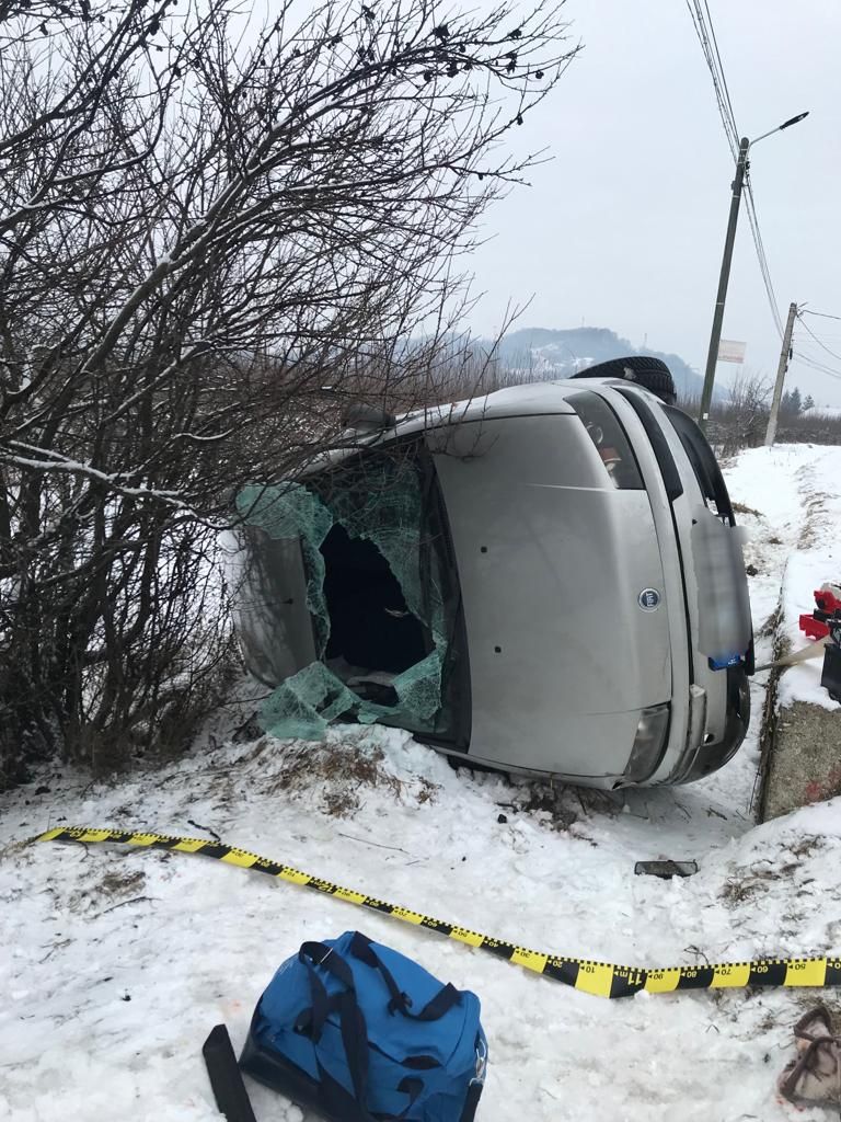 mașină răstunată la Cepari