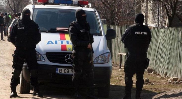 Perchezitii la Coșești, la un hot de lemne