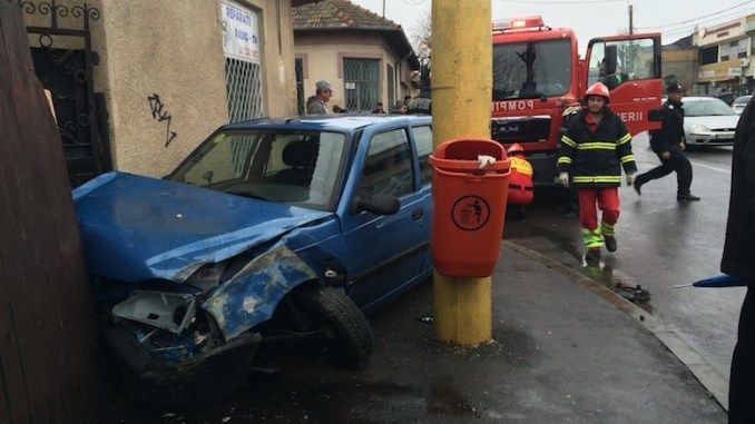 Şi-a accidentat prietenii si a fugit