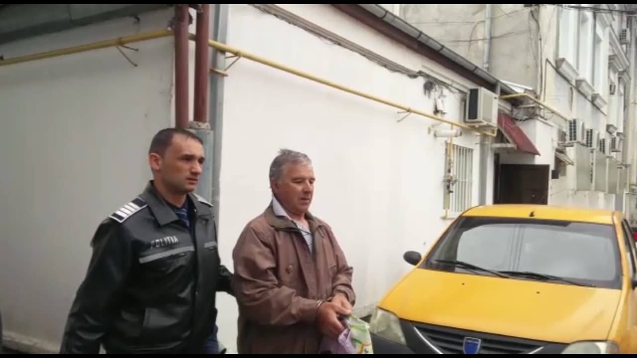 Doi bunici s-au incaierat la barbut.1