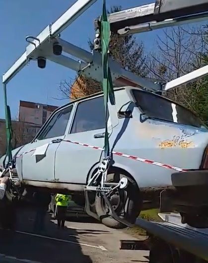 mașini abandonate Pitești