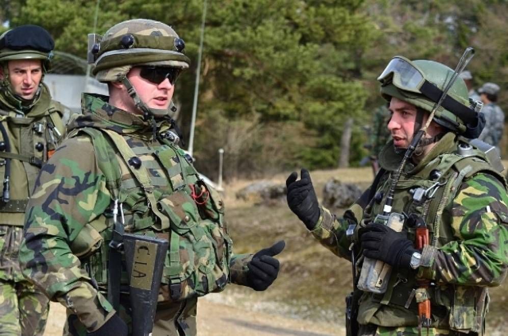 Militar gasit mort la o unitate din Arges