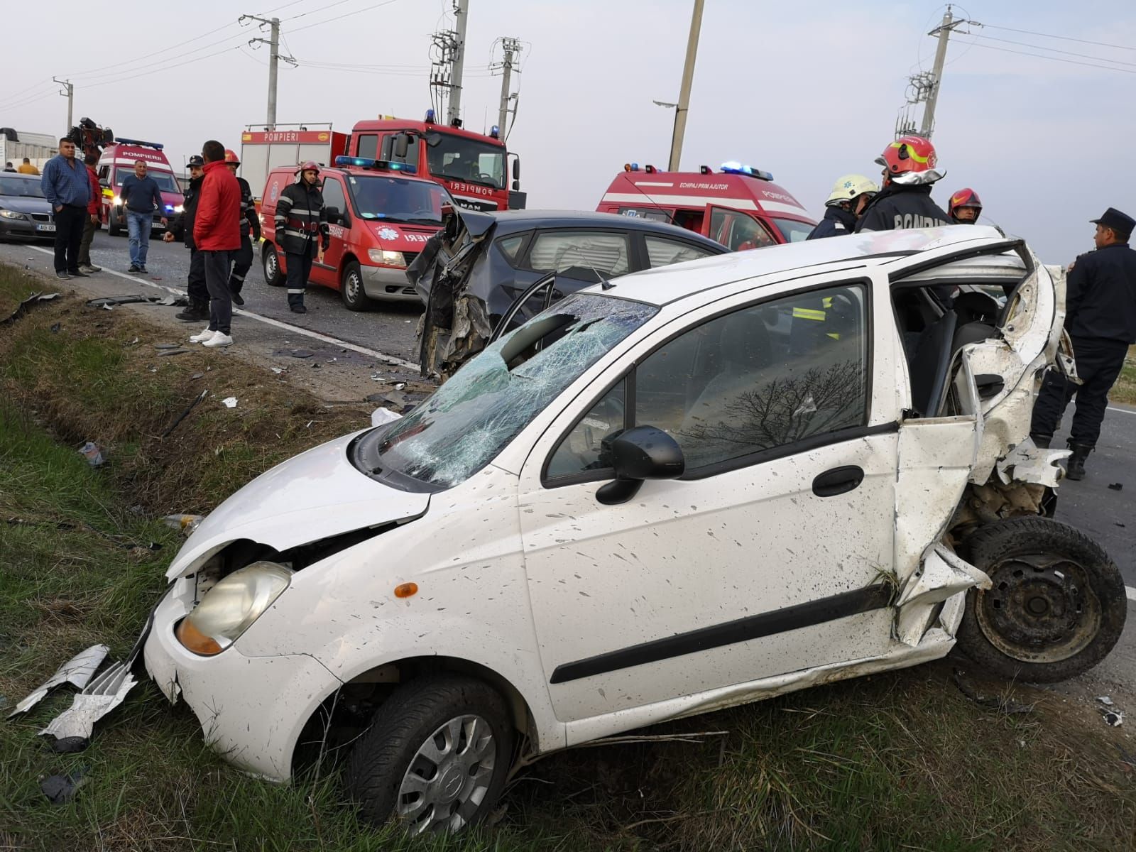 accident - 2 mașini distruse