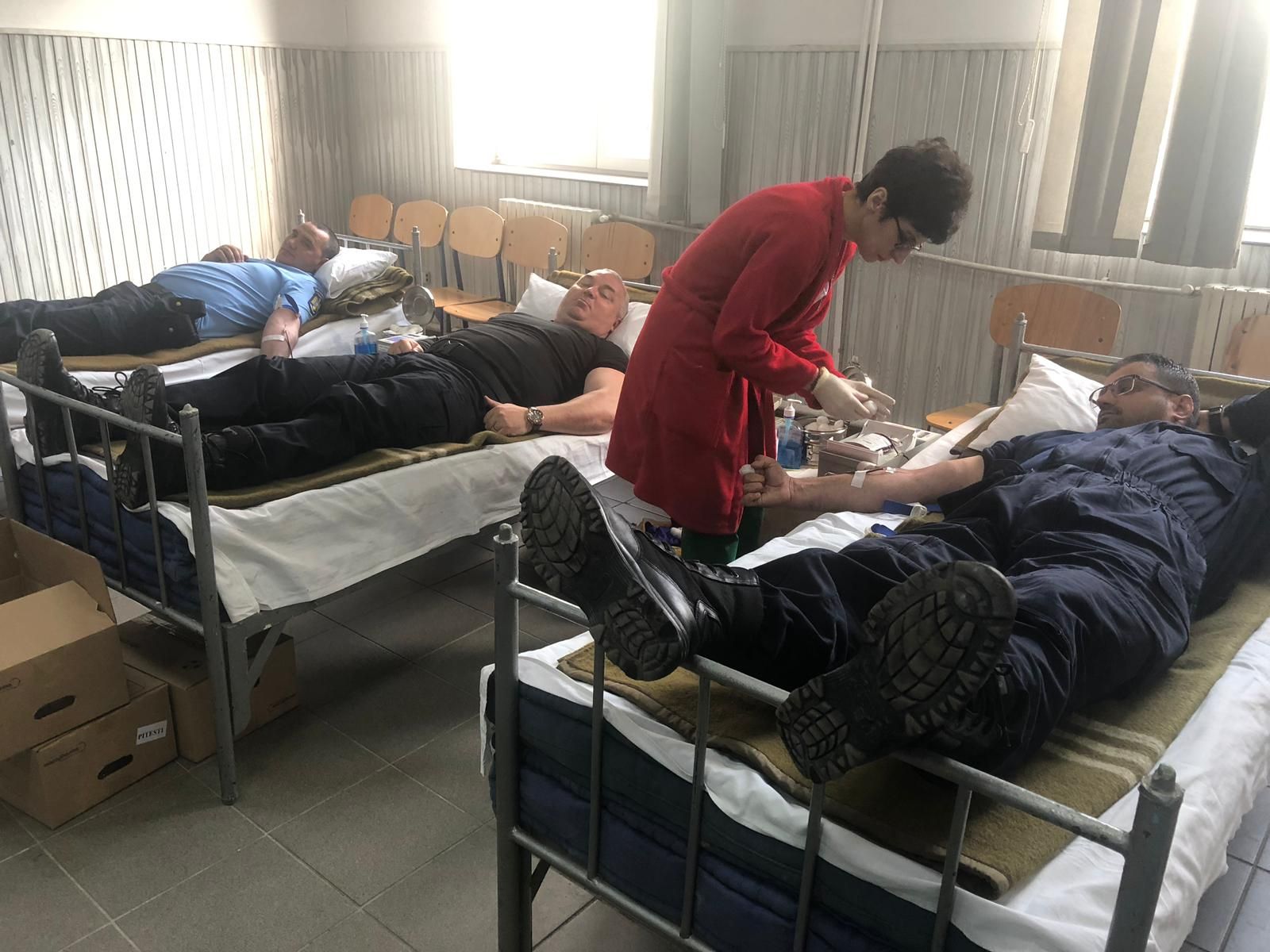 au donat sânge jandarmi