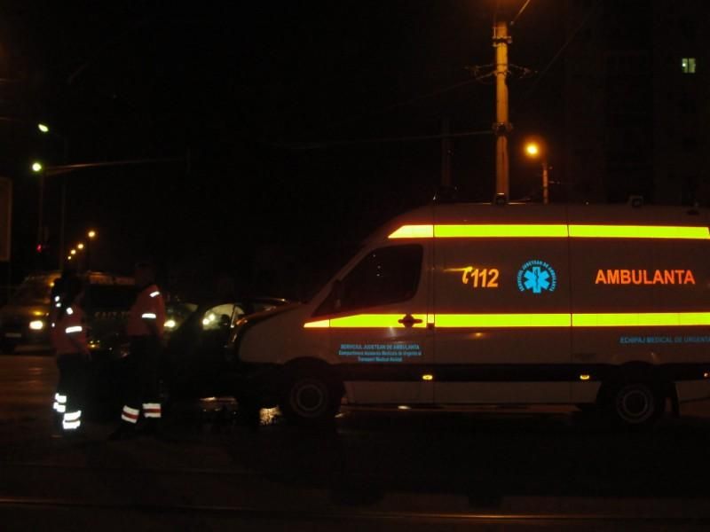 A trecut cu masina peste un barbat cazut pe asfalt