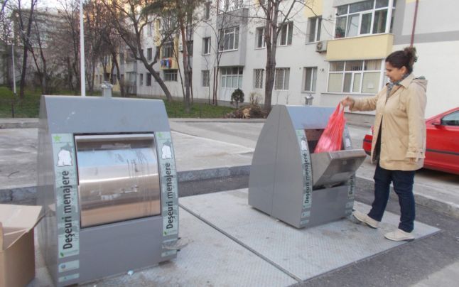 containere de gunoi îngropate la Pitești