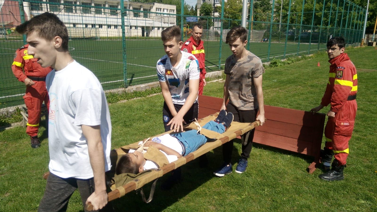 întreceri micii pompieri