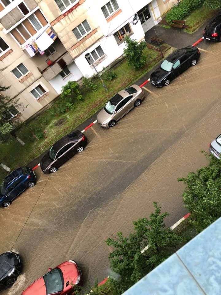 Acum inundatii în Pitești și în alte localități din județ 3