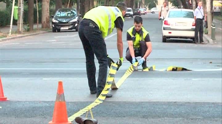 Batrâna ranită de cântăreţul bisericii