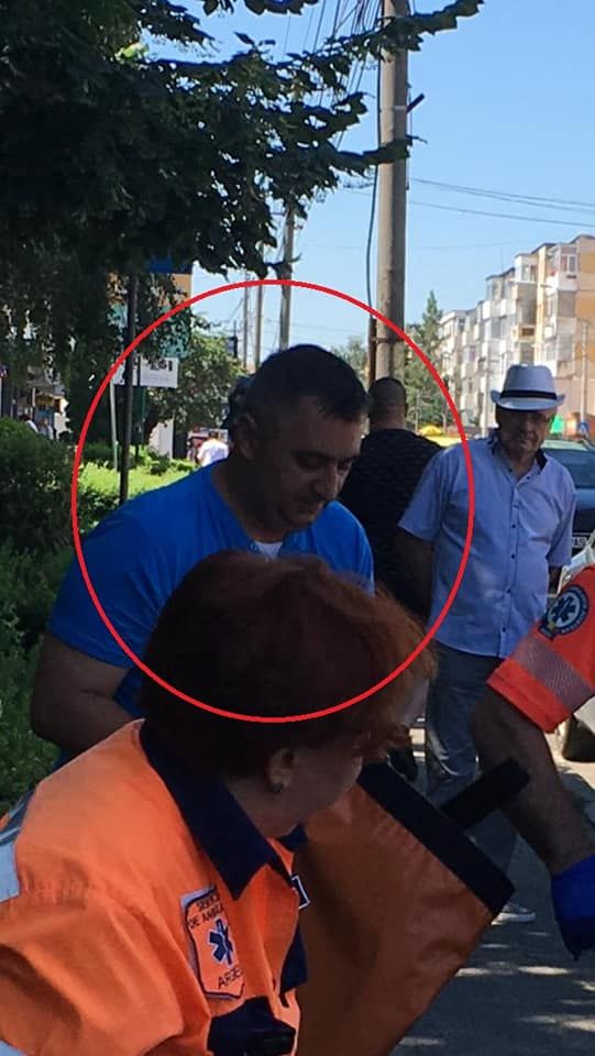 salvat de la moarte pe strada de un pompier si o asistenta aflaţi în trecere.a