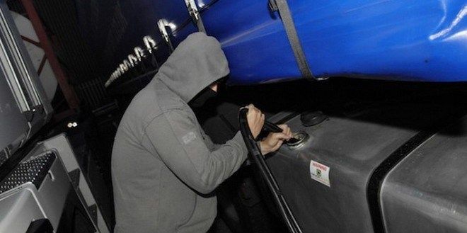 Şoferul de TIR a furat 5 tone de motorină