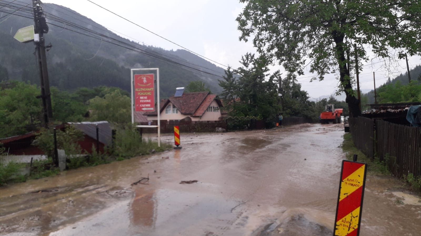 Viitură puternică în Argeş pe DN 73-4