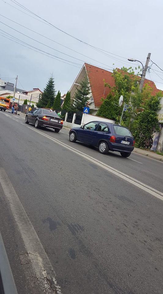 femeie accidentată pe trecere