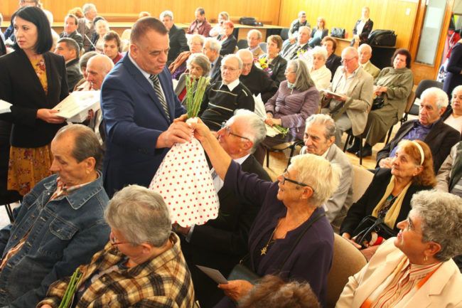 Premierea cuplurilor cu peste 50 de ani de casatorie