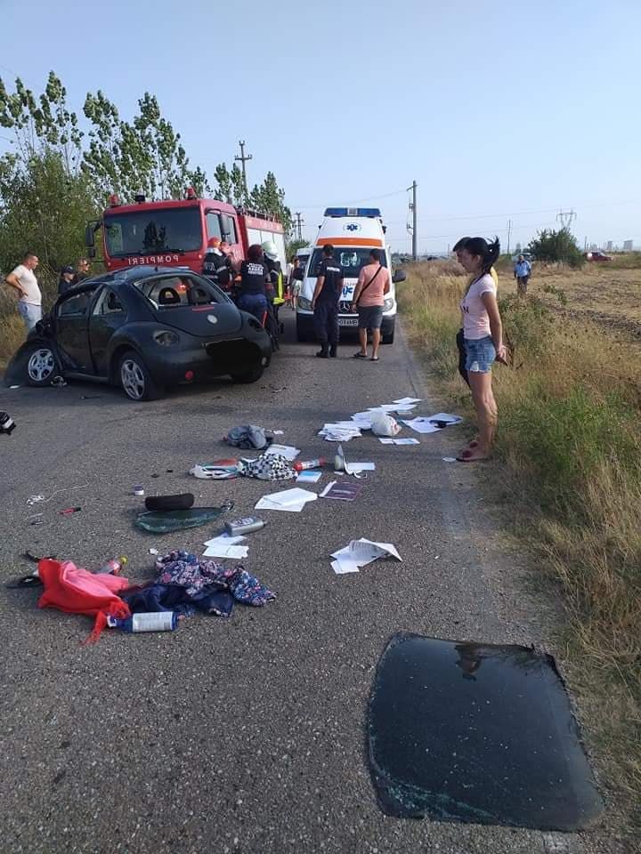 Tanara in stare critica dupa ce s-a rasturnat cu masina.3