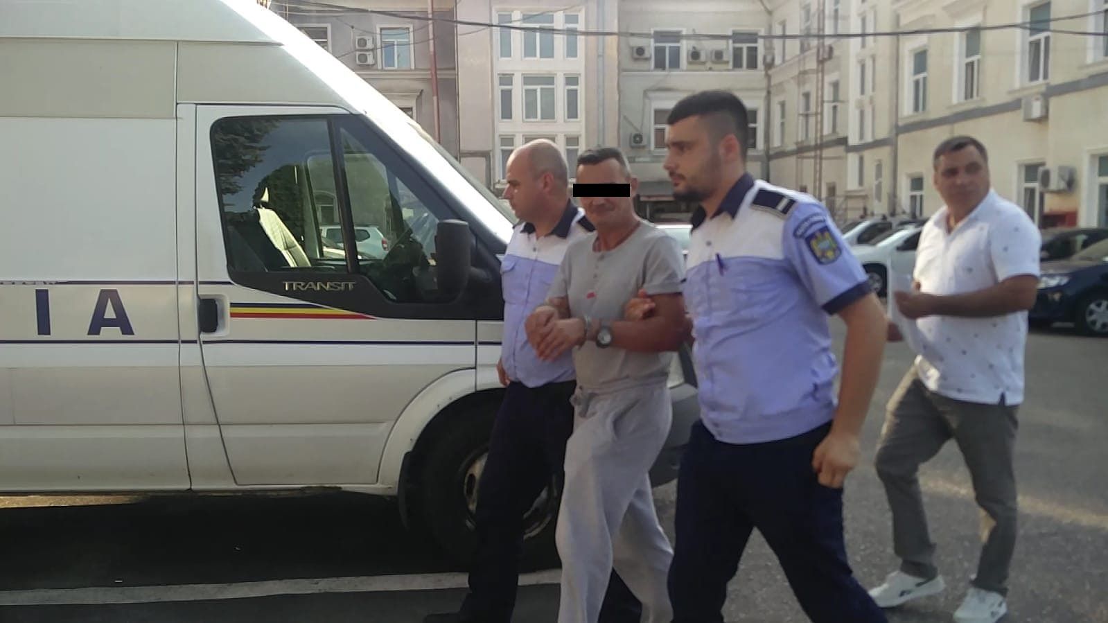 reținut după ce și-a batut concubina