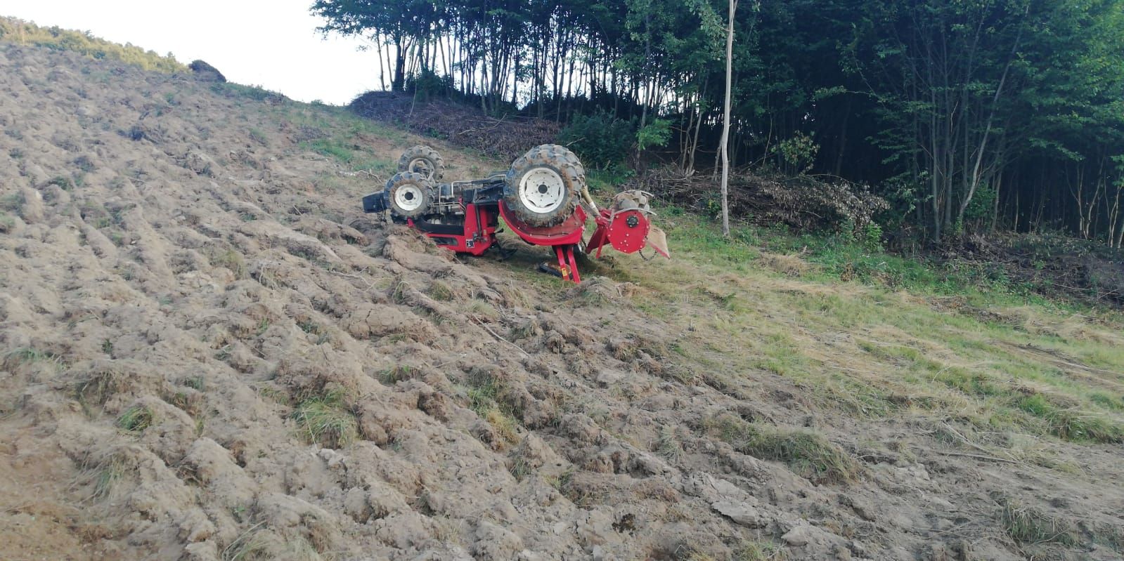 răsturnat cu tractorul