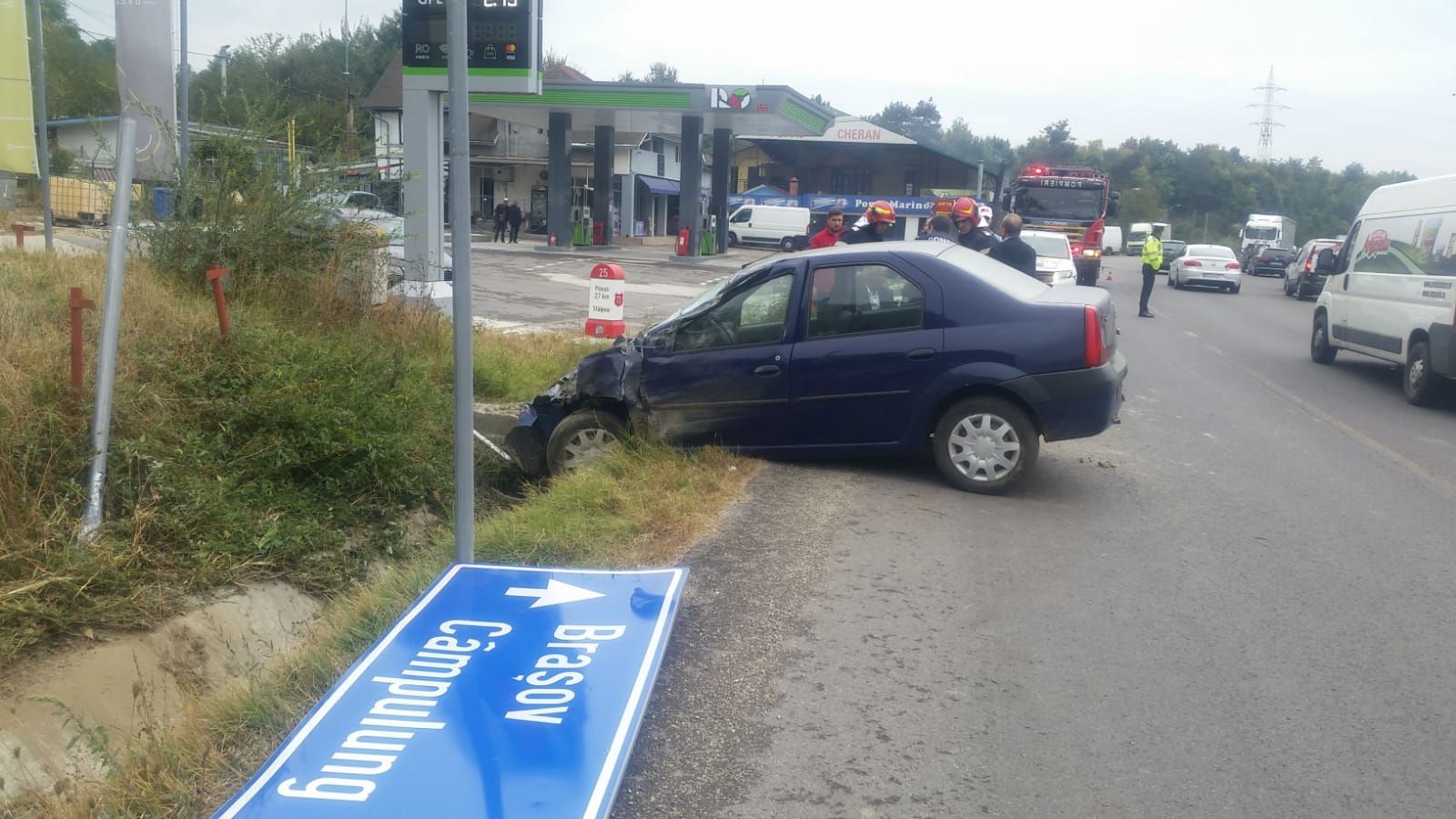 cu mașina în șanț