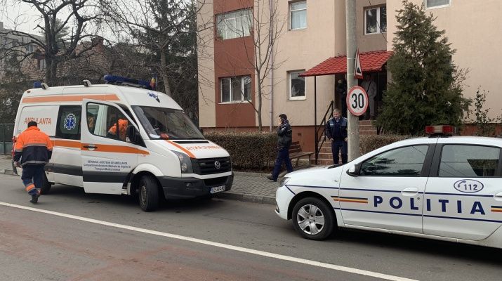 o bătrână s-a spânzurat la 80 de ani