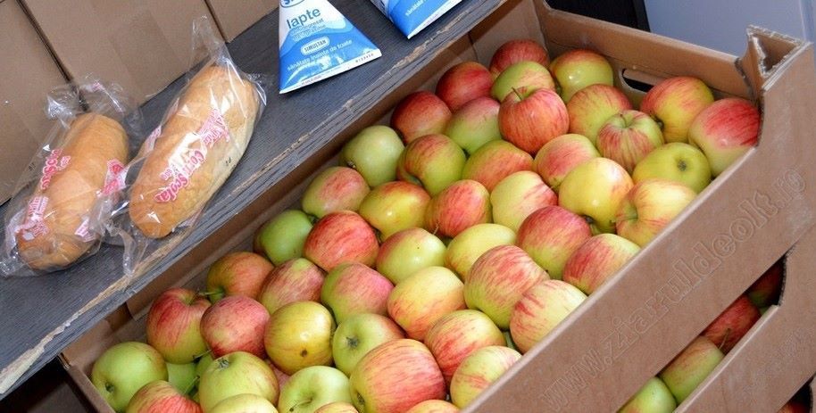 unitățile școlare primesc lapte, corn și măr