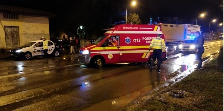 Bătrână accidentată grav, în timp ce traversa pe trecere