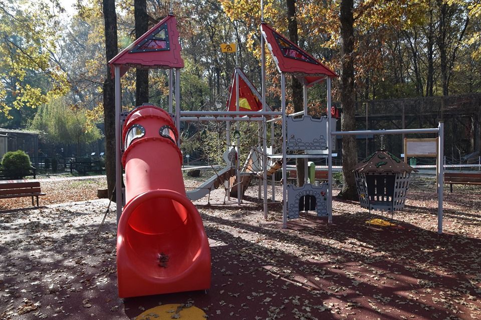Parcul de joaca modernizat la Gradina Zoologica Pitesti 1 (2)
