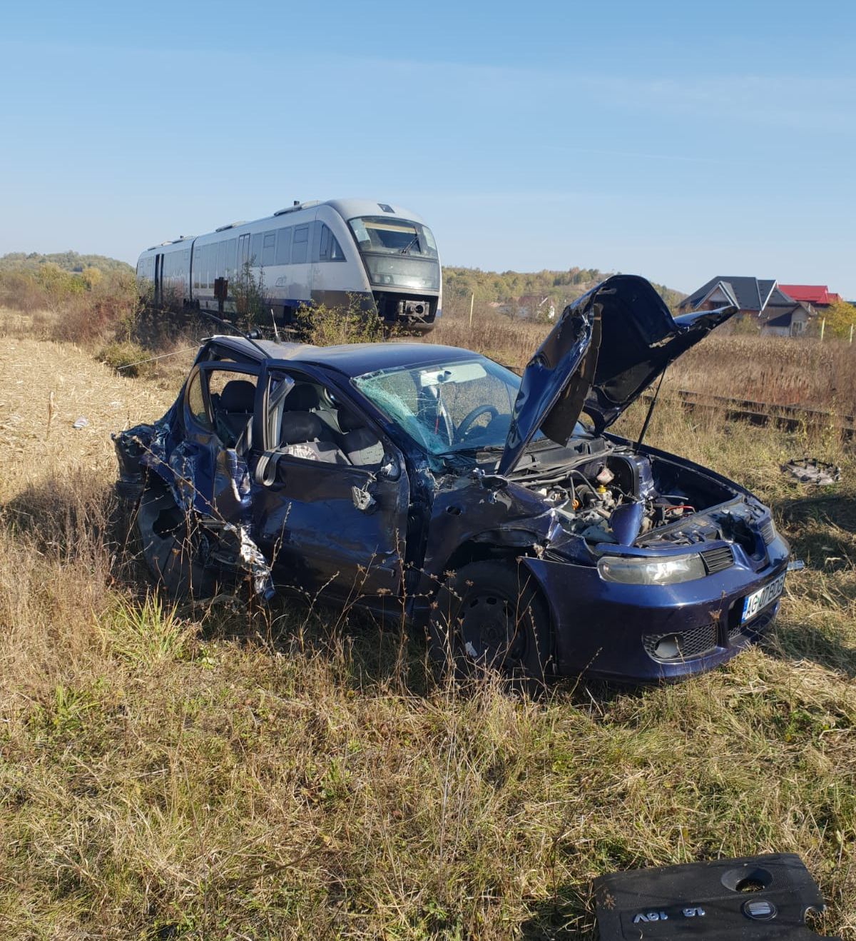 mașină lovită de tren în Argeș