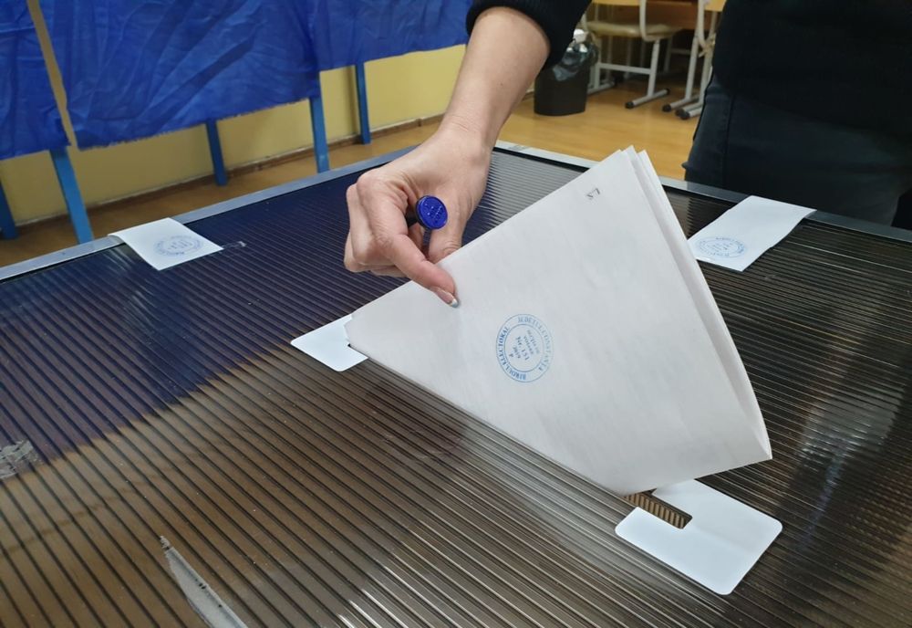 Alegeri prezidențiale: prezență la vot de 54,22% în Argeș. Au votat aproape 290.000 de oameni