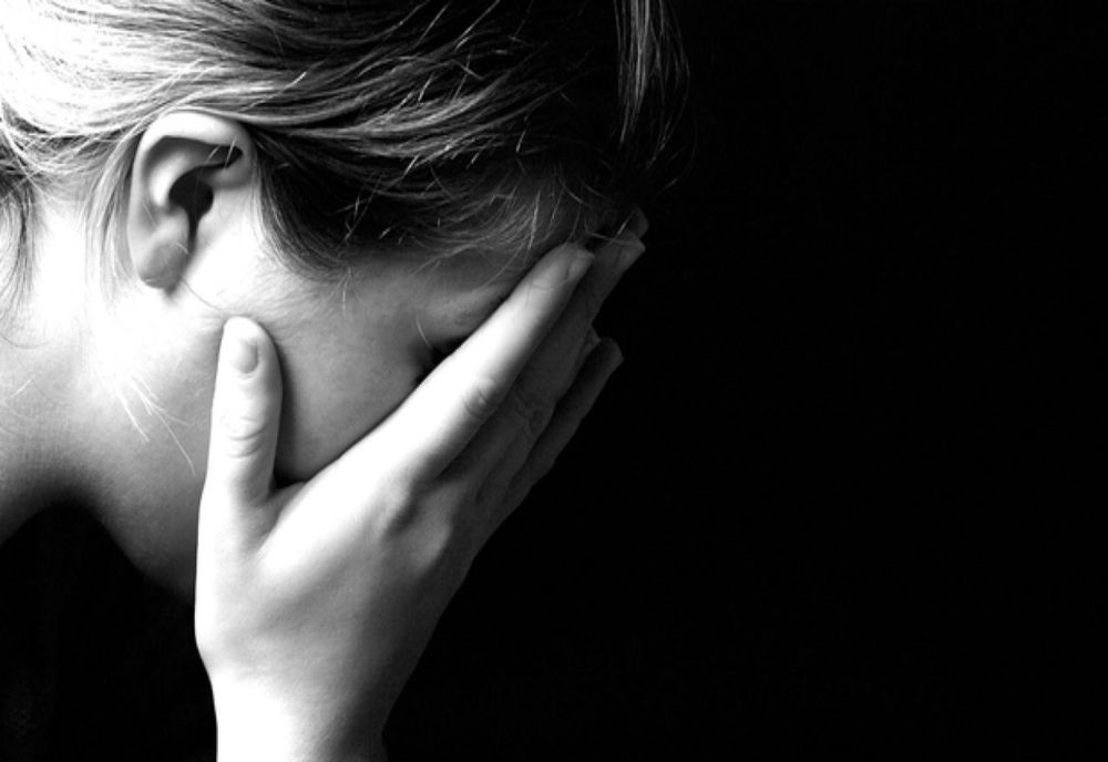 Tânăr din Pitești reținut de polițiști după ce a pipăit o fată de 16 ani. În urmă cu doi ani a fost acuzat de fapte similare