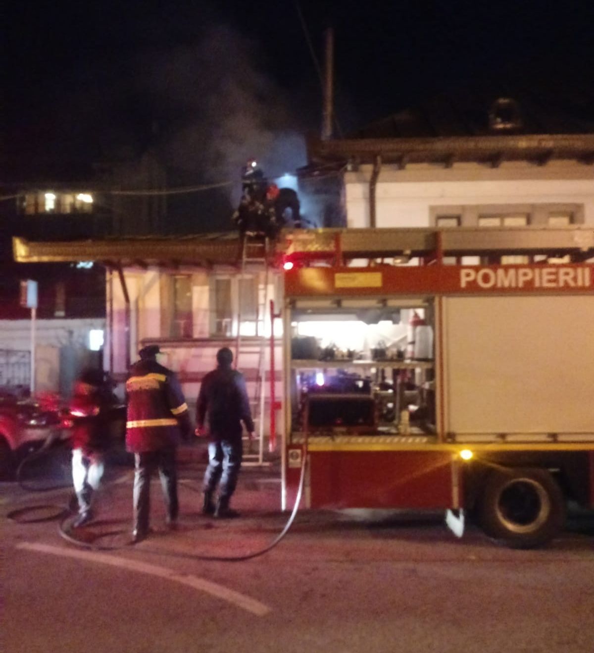 Incendiu la un restaurnat din centrul Piteştiului (1)