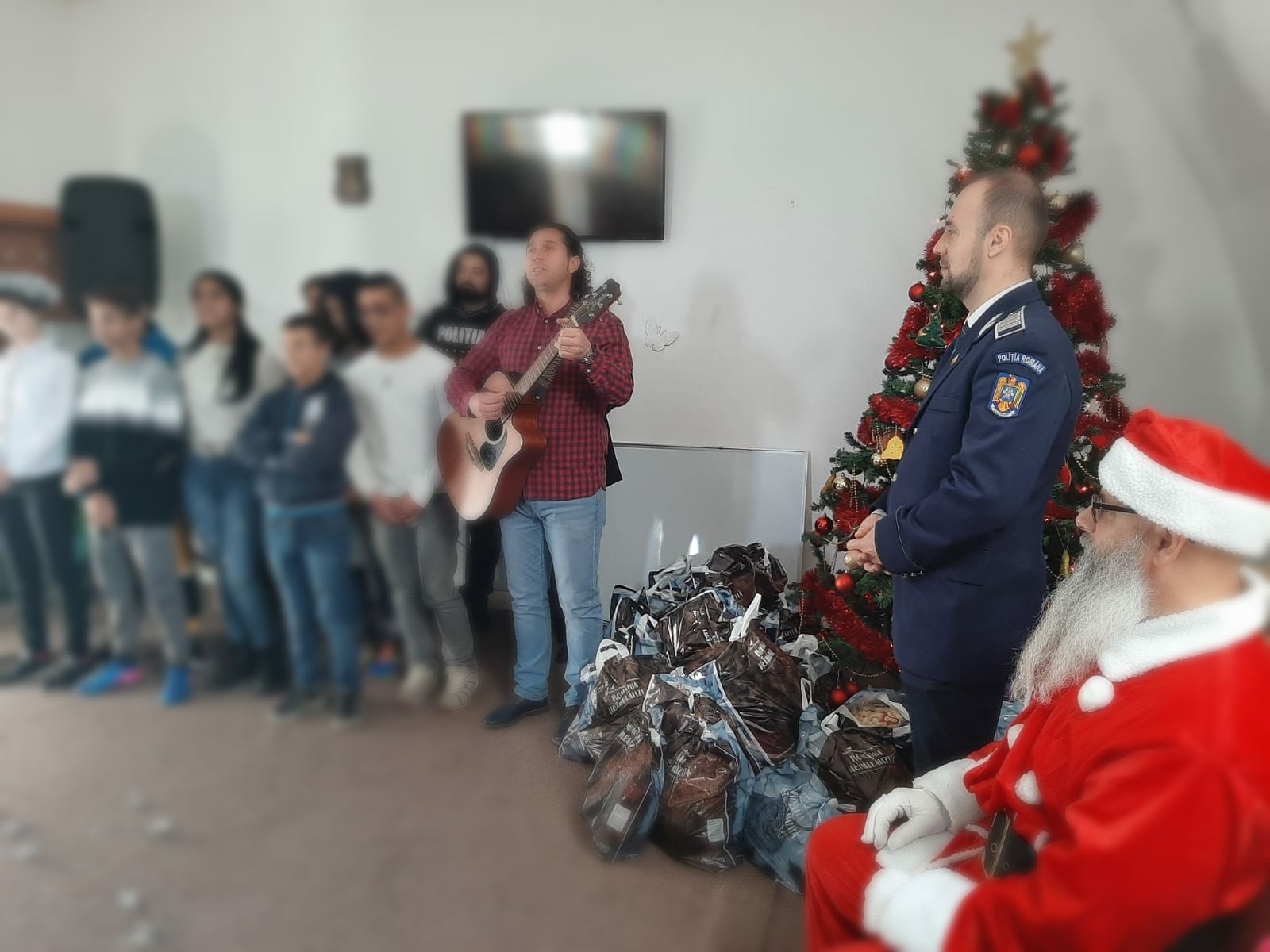 Moș Crăciun este poliţist (1)