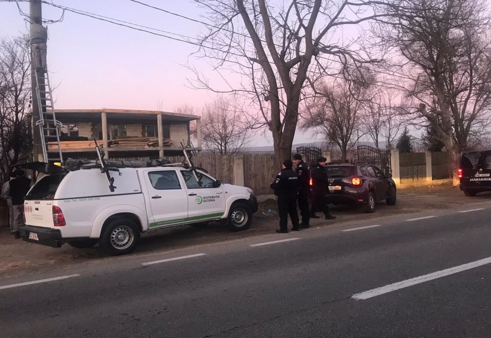 Fura curent și a făcut scandal cu jandarmii când a fost prins!