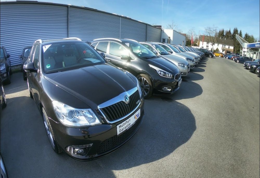 Percheziții la samsarii de mașini second-hand