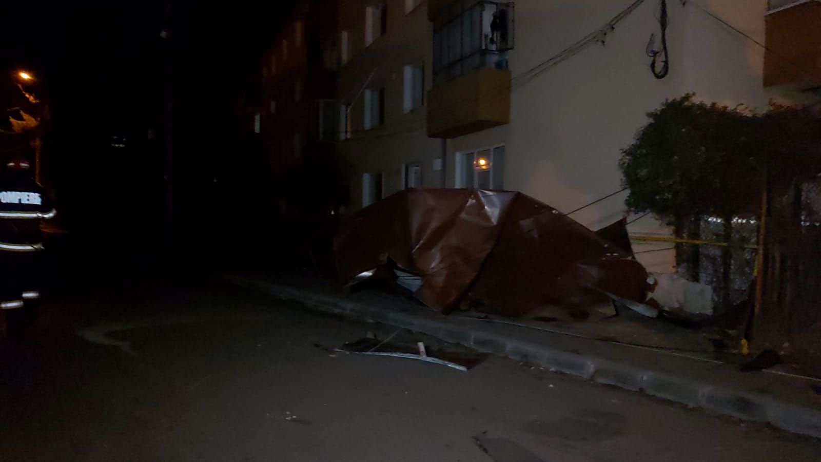 Vântul puternic a făcut ravagii la Câmpulung Muscel (2)