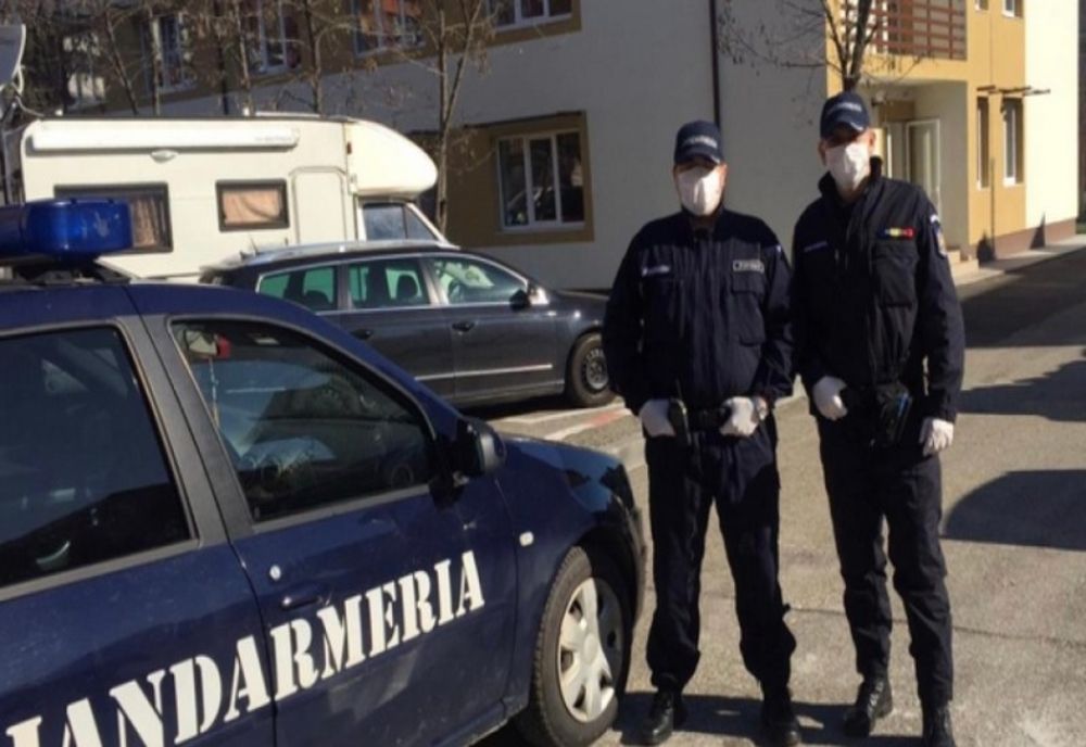 Amendat și plasat în carantină după ce a încălcat măsura izolării!