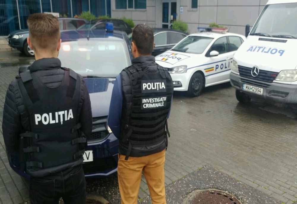 Tată şi fiu reţinuţi pentru furturi de găini!