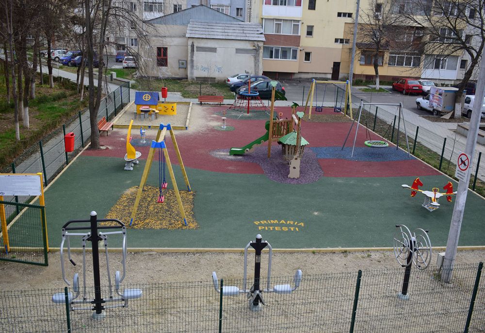 Locurile de joacă rămân închise, la Pitești!